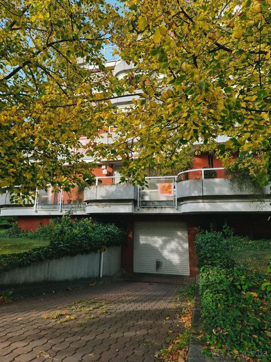 Pronájem garáže 11 m², U Kříže, Praha, Praha Pronájem garáže 11 m², U Kříže, Praha, Praha