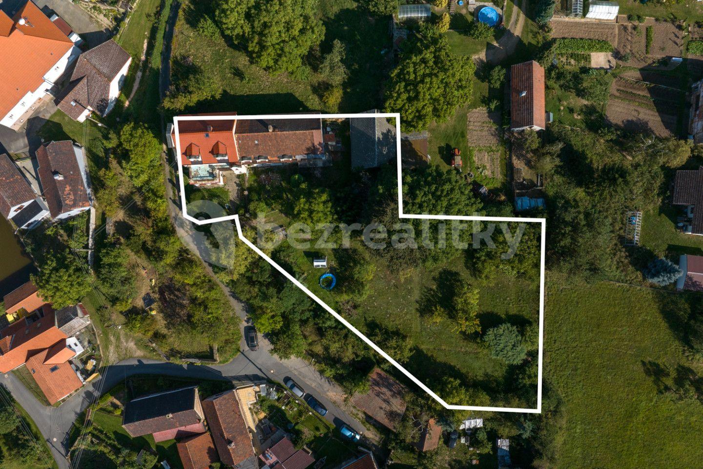 Prodej domu 250 m², pozemek 385 m², Petrovice, Středočeský kraj
