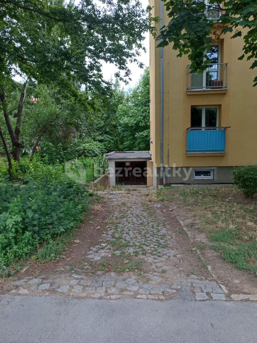 Pronájem garáže 19 m², Hradecká, Brno, Jihomoravský kraj Pronájem garáže 19 m², Hradecká, Brno, Jihomoravský kraj