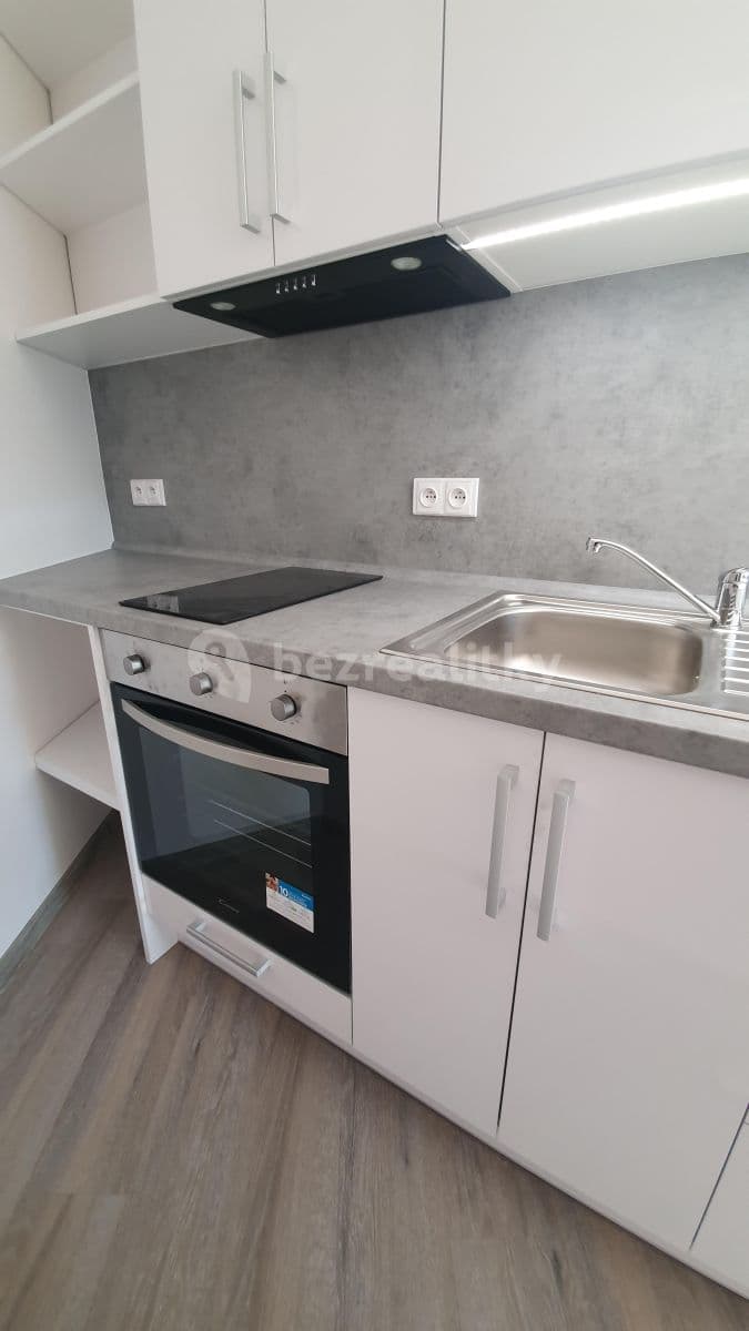 Pronájem bytu 1+kk 27 m², 5. května, Kolín, Středočeský kraj Pronájem bytu 1+kk 27 m², 5. května, Kolín, Středočeský kraj