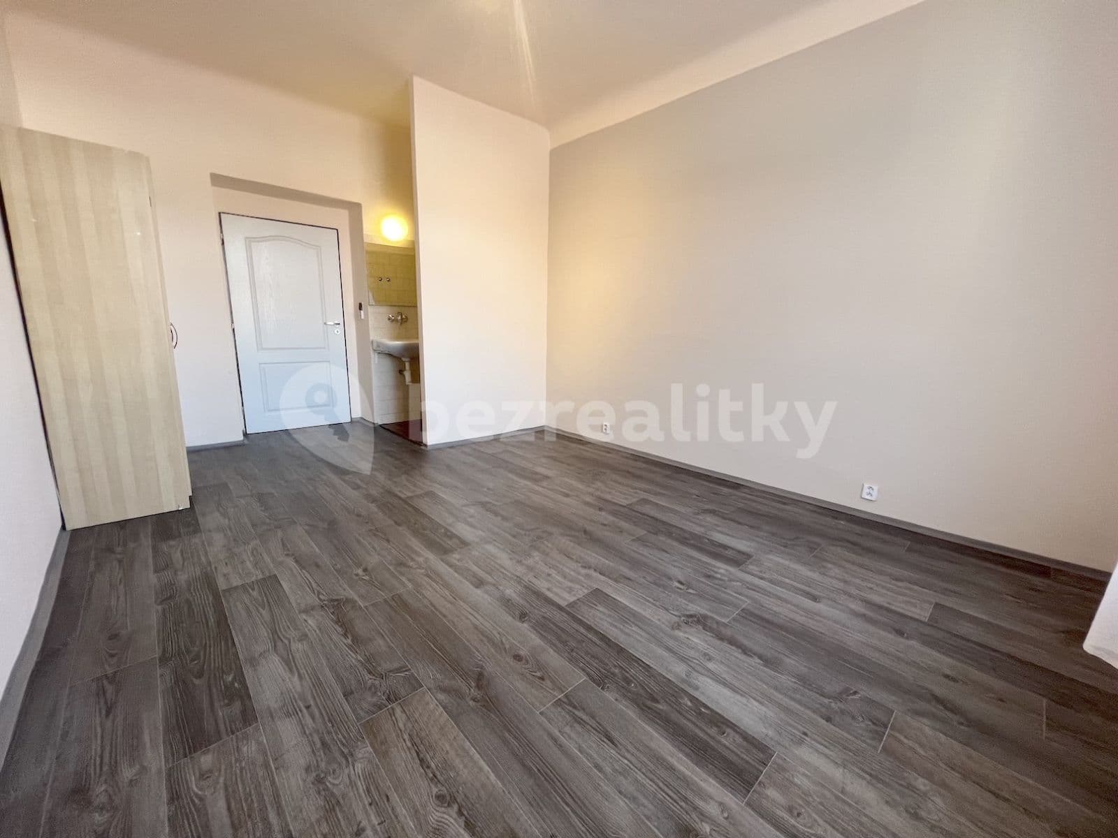 Pronájem bytu 1+1 24 m², Magistrů, Praha, Praha Pronájem bytu 1+1 24 m², Magistrů, Praha, Praha
