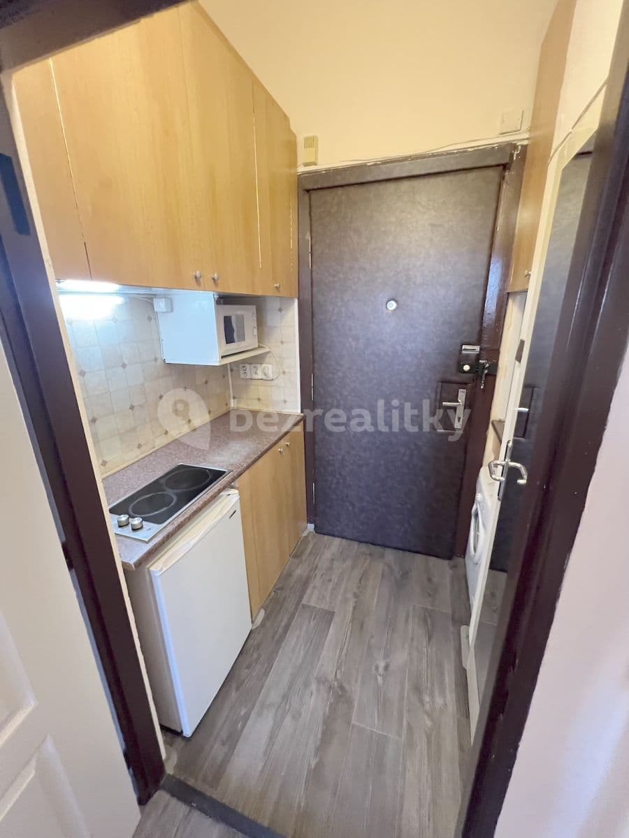 Pronájem bytu 1+1 24 m², Magistrů, Praha, Praha Pronájem bytu 1+1 24 m², Magistrů, Praha, Praha