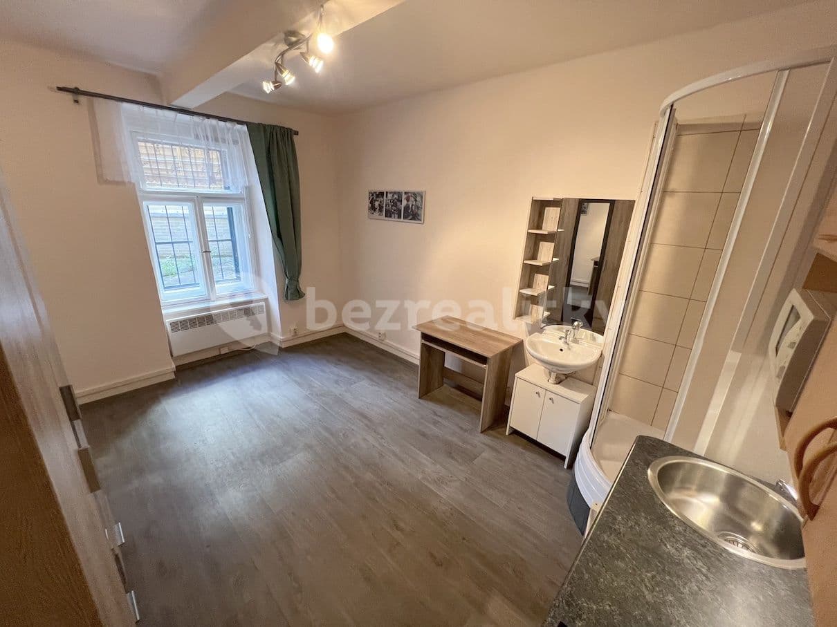 Pronájem bytu 1+kk 18 m², Magistrů, Praha, Praha Pronájem bytu 1+kk 18 m², Magistrů, Praha, Praha