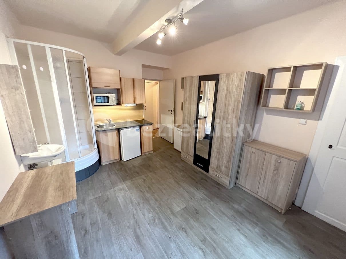 Pronájem bytu 1+kk 18 m², Magistrů, Praha, Praha Pronájem bytu 1+kk 18 m², Magistrů, Praha, Praha