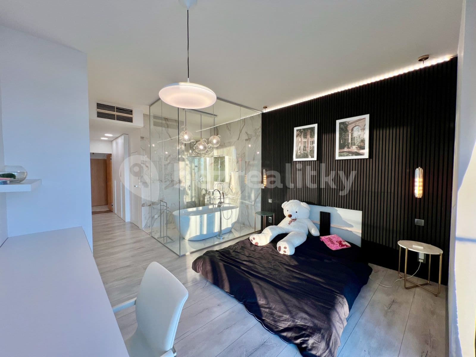 Pronájem bytu 3+kk 123 m², Ke Kapslovně, Praha, Praha Pronájem bytu 3+kk 123 m², Ke Kapslovně, Praha, Praha