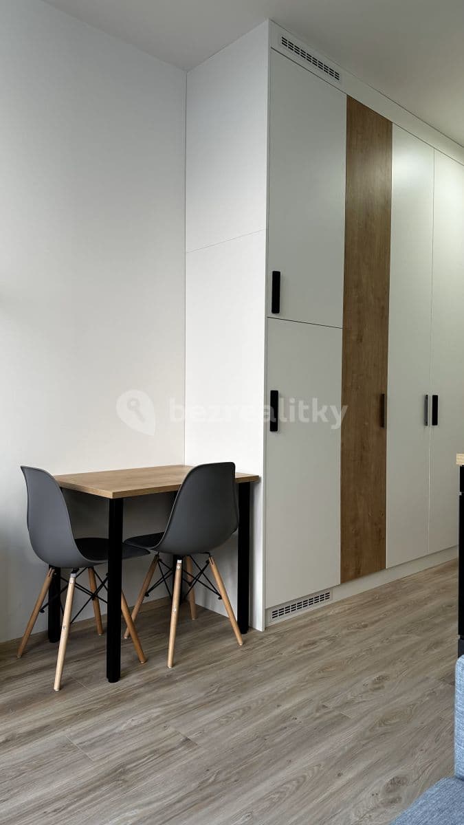 Pronájem bytu 1+kk 21 m², Mozartova, Praha, Praha Pronájem bytu 1+kk 21 m², Mozartova, Praha, Praha