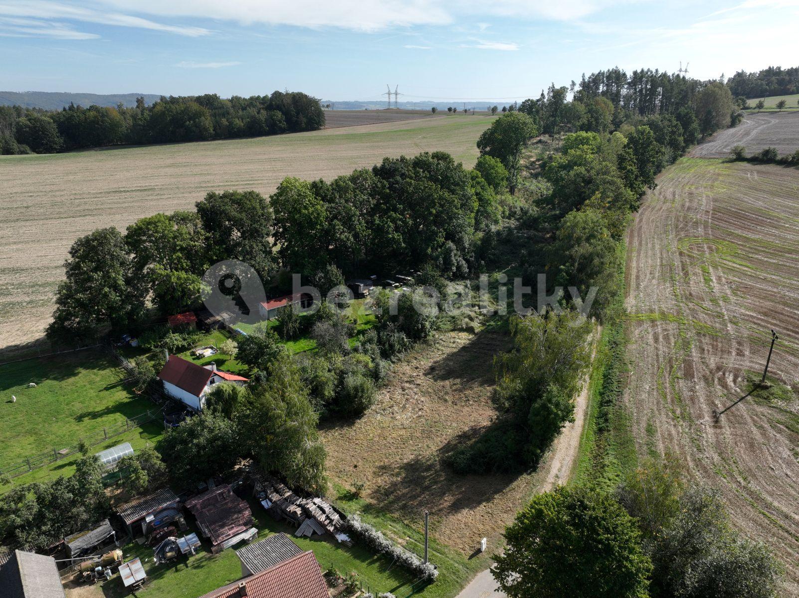 Prodej pozemku 4.012 m², Dolní Kralovice, Středočeský kraj