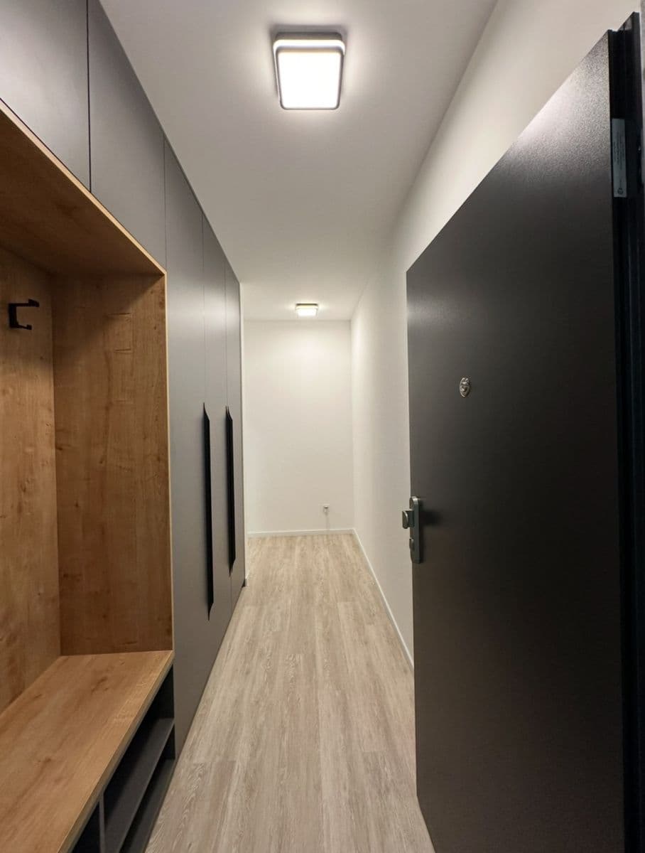 Pronájem bytu 2+kk 60 m², Sedlecká, Karlovy Vary, Karlovarský kraj Pronájem bytu 2+kk 60 m², Sedlecká, Karlovy Vary, Karlovarský kraj