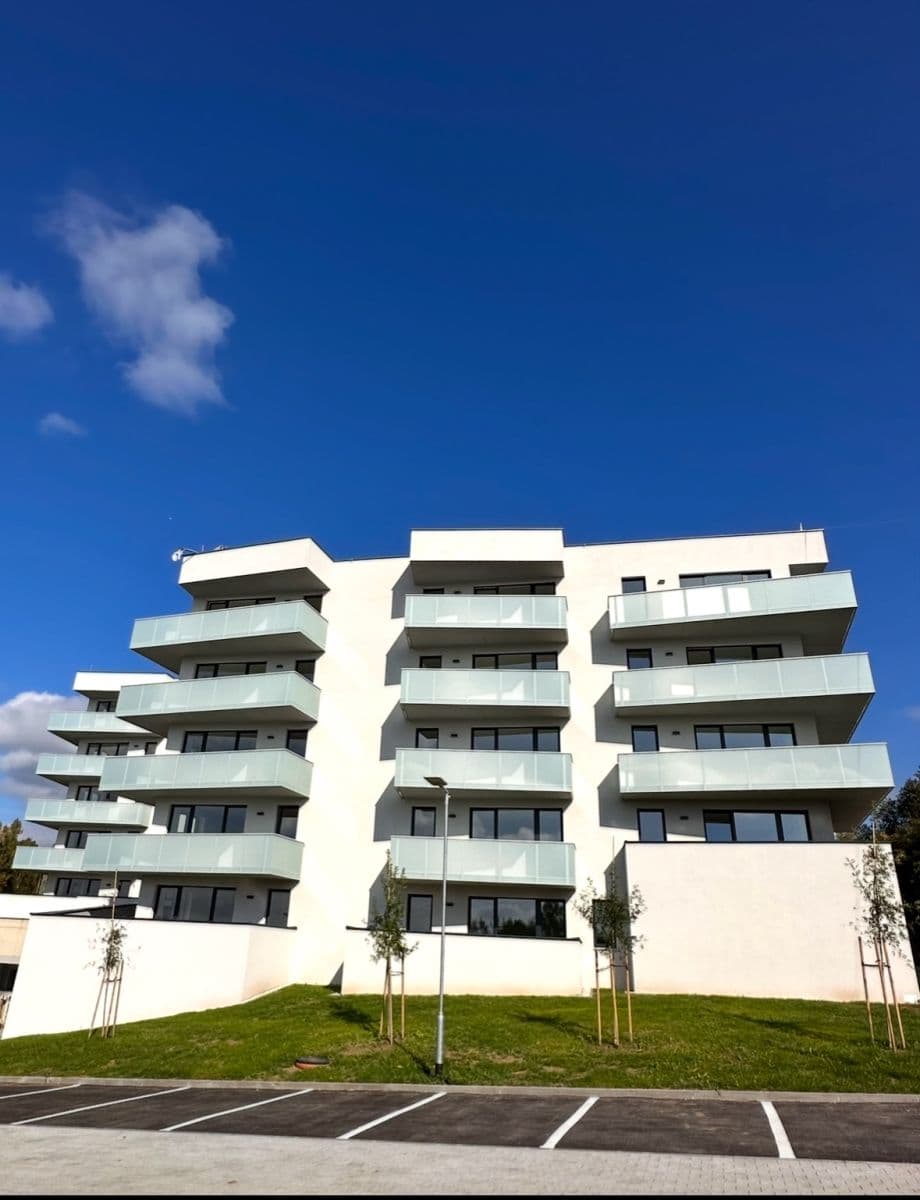 Pronájem bytu 2+kk 60 m², Sedlecká, Karlovy Vary, Karlovarský kraj Pronájem bytu 2+kk 60 m², Sedlecká, Karlovy Vary, Karlovarský kraj