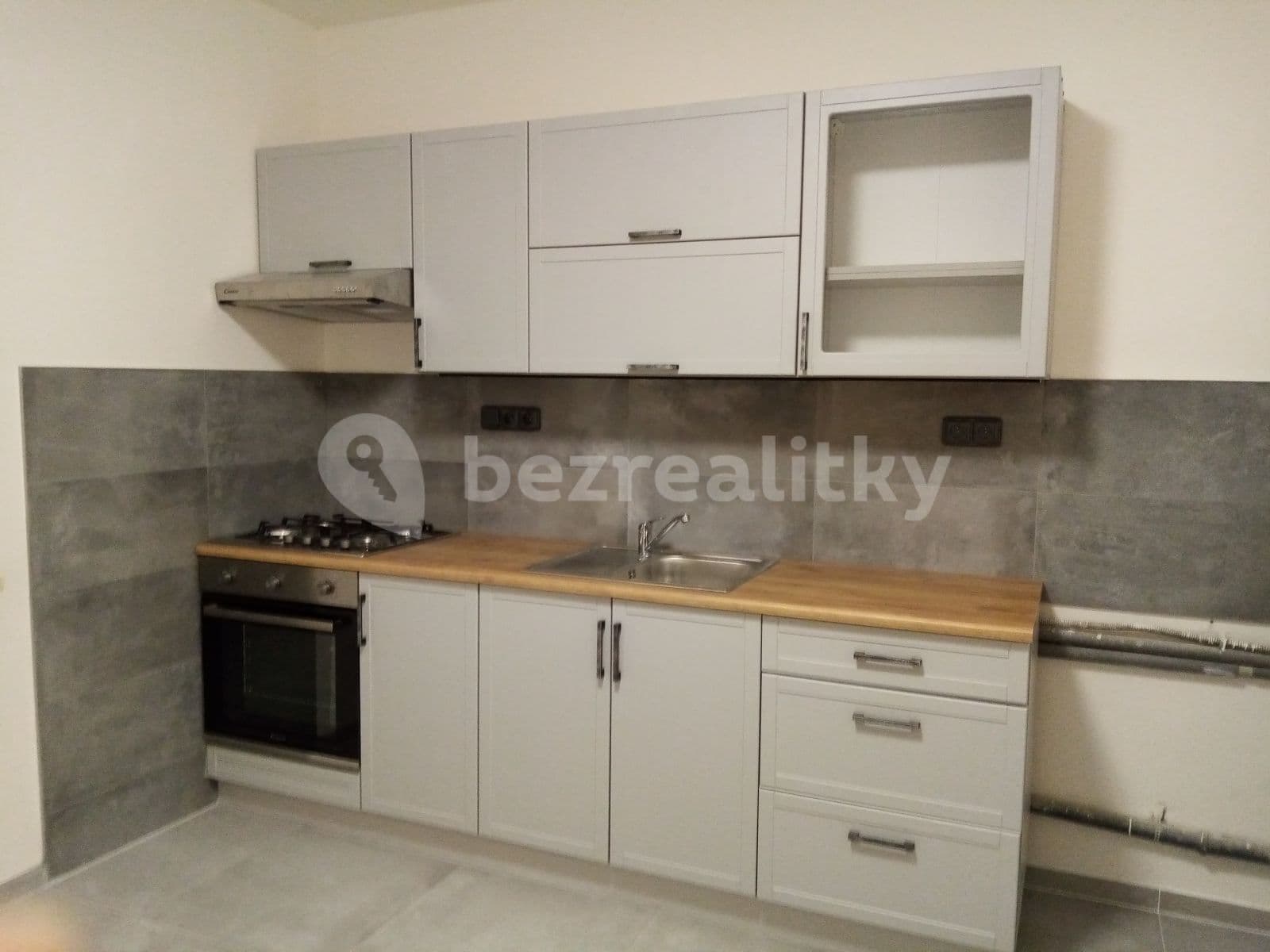 Pronájem bytu 1+1 39 m², Jičínská, Ostrava, Moravskoslezský kraj Pronájem bytu 1+1 39 m², Jičínská, Ostrava, Moravskoslezský kraj