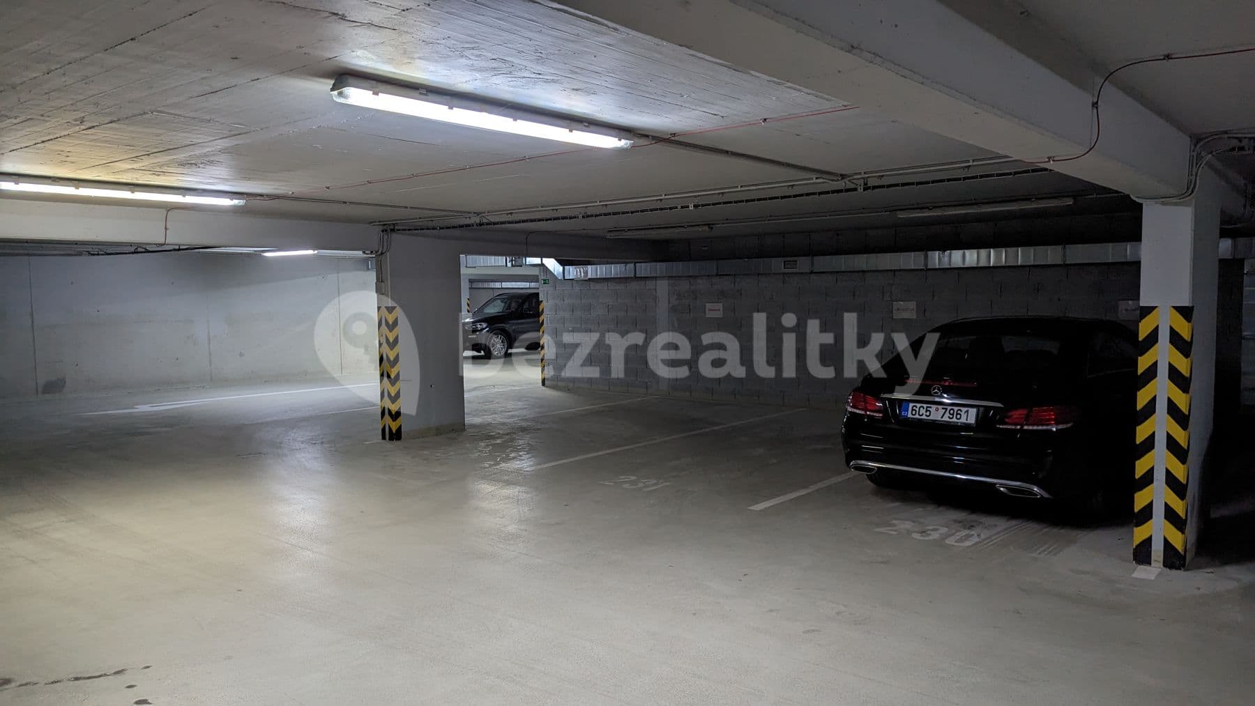 Prodej garáže 13 m², Křižíkova, Praha, Praha