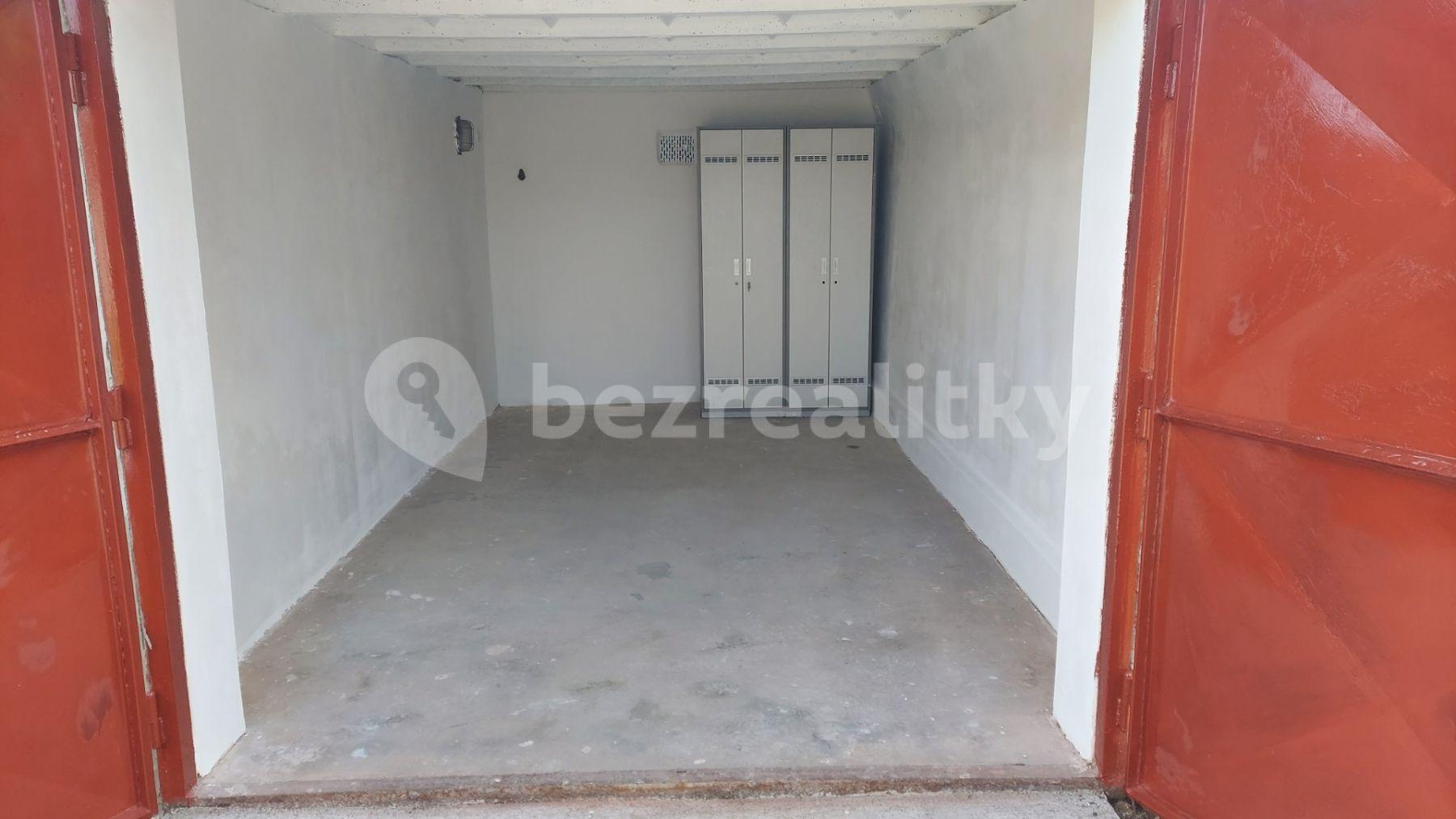 Pronájem garáže 18 m², Pražská, Pardubice, Pardubický kraj
