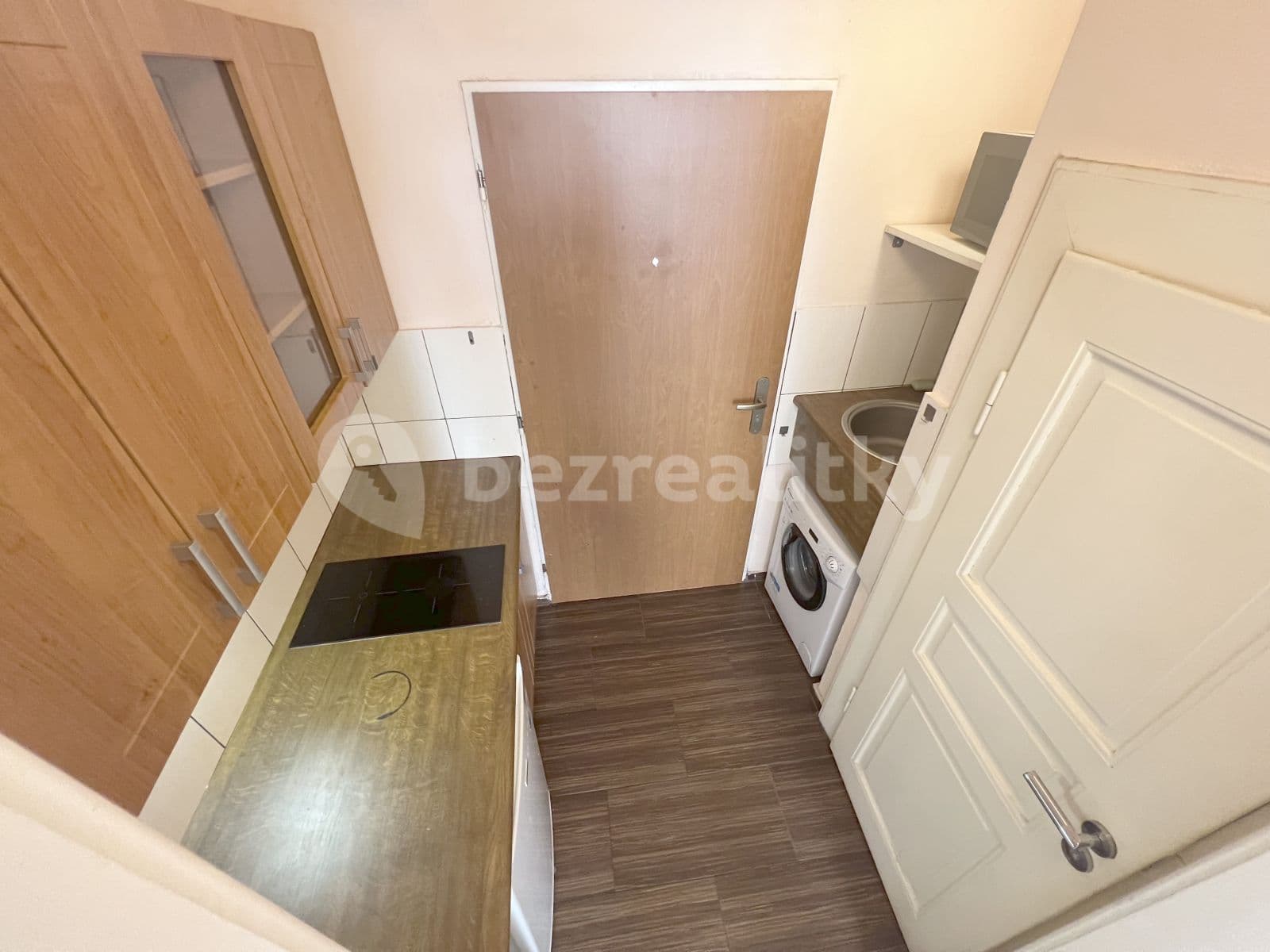 Pronájem bytu 1+1 24 m², Magistrů, Praha, Praha Pronájem bytu 1+1 24 m², Magistrů, Praha, Praha