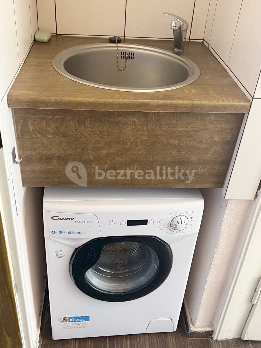 Pronájem bytu 1+1 24 m², Magistrů, Praha, Praha Pronájem bytu 1+1 24 m², Magistrů, Praha, Praha