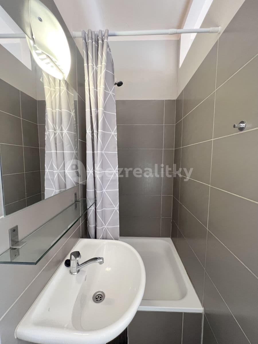 Pronájem bytu 1+1 24 m², Magistrů, Praha, Praha Pronájem bytu 1+1 24 m², Magistrů, Praha, Praha