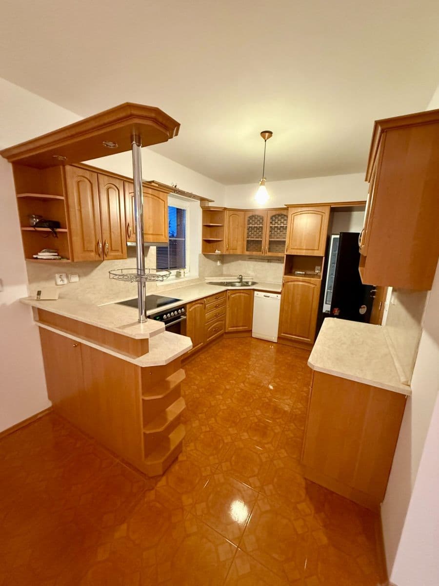 Pronájem domu 160 m², pozemek 450 m², Šalvějová, Jesenice, Středočeský kraj Pronájem domu 160 m², pozemek 450 m², Šalvějová, Jesenice, Středočeský kraj