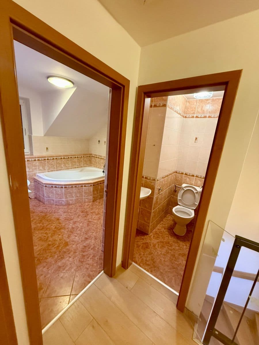 Pronájem domu 160 m², pozemek 450 m², Šalvějová, Jesenice, Středočeský kraj Pronájem domu 160 m², pozemek 450 m², Šalvějová, Jesenice, Středočeský kraj