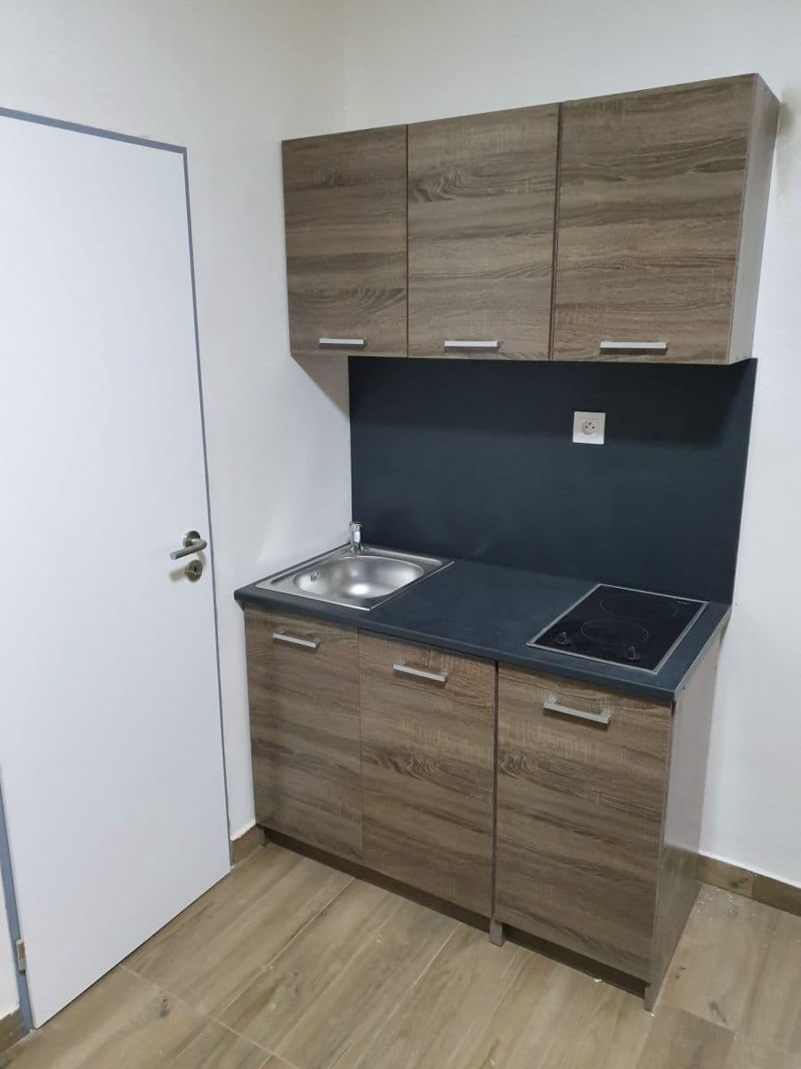 Pronájem bytu 1+kk 30 m², Průmyslová, Strančice, Středočeský kraj Pronájem bytu 1+kk 30 m², Průmyslová, Strančice, Středočeský kraj