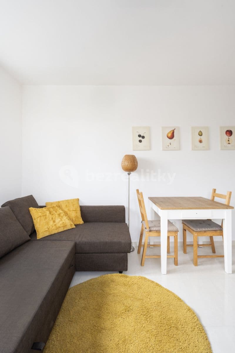 Pronájem bytu 2+kk 30 m², Družstevní ochoz, Praha, Praha Pronájem bytu 2+kk 30 m², Družstevní ochoz, Praha, Praha