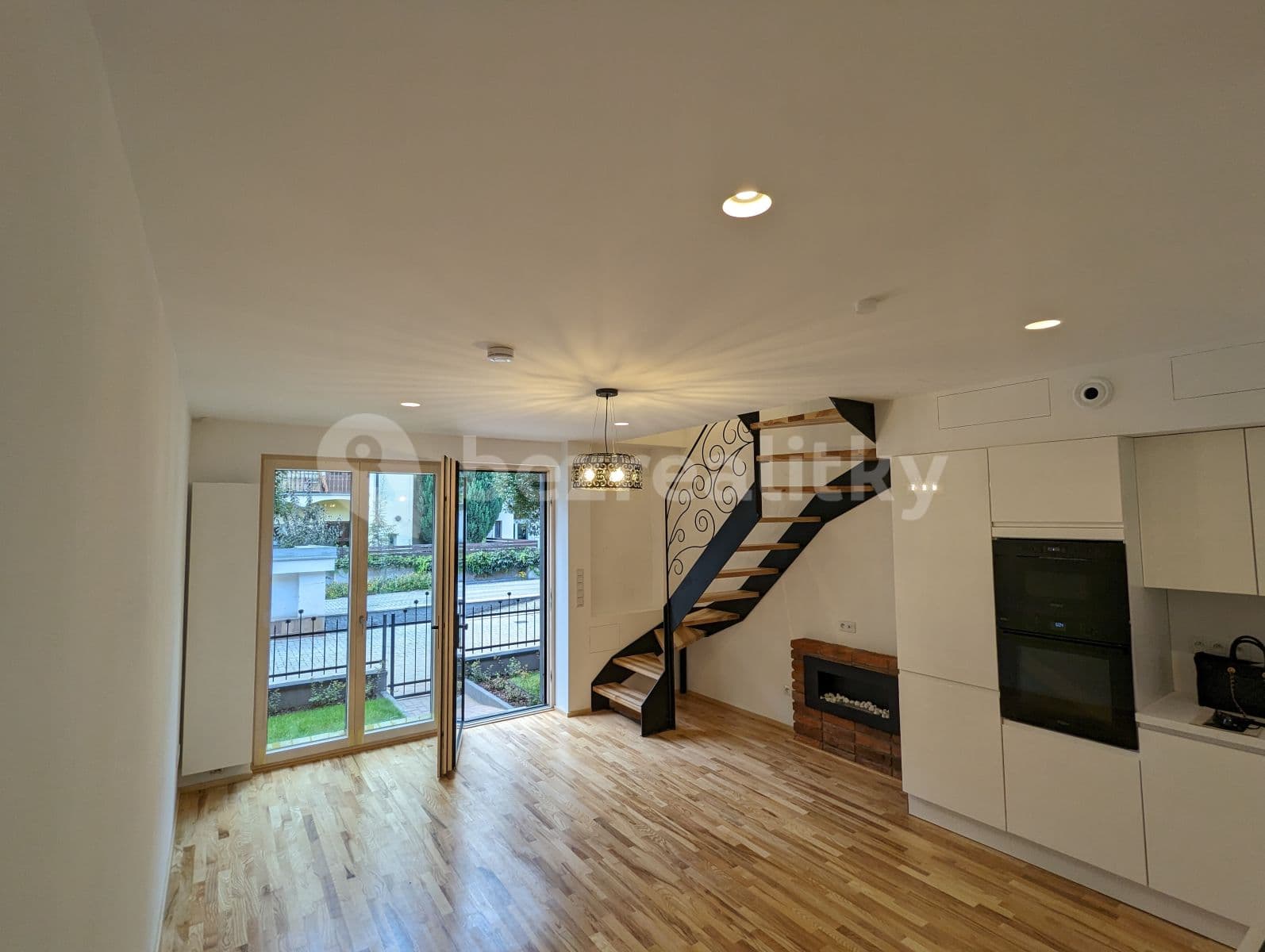 Pronájem bytu 2+kk 44 m², Jana Masaryka, Praha, Praha Pronájem bytu 2+kk 44 m², Jana Masaryka, Praha, Praha