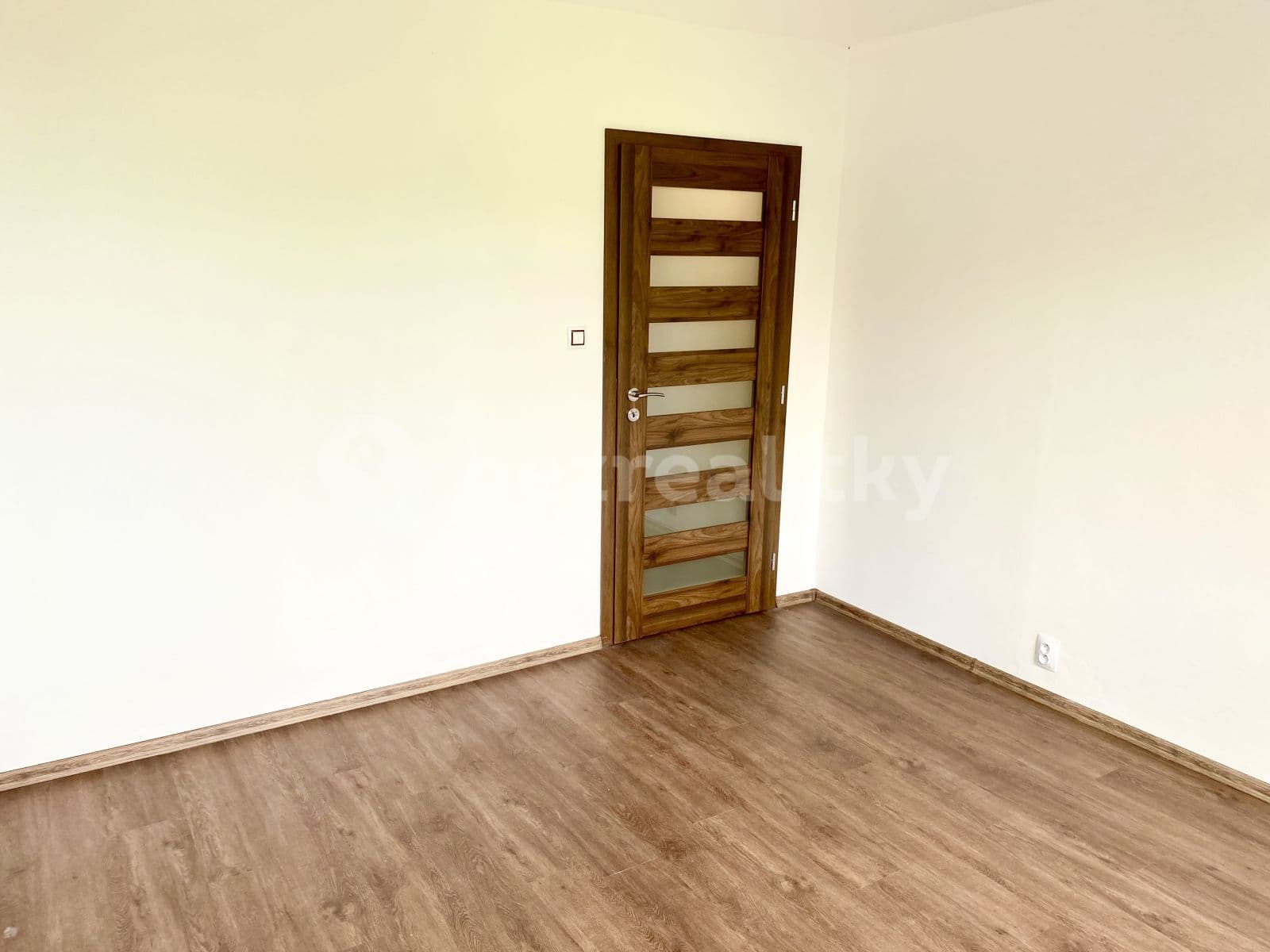 Pronájem bytu 2+1 48 m², Charkovská, Karlovy Vary, Karlovarský kraj Pronájem bytu 2+1 48 m², Charkovská, Karlovy Vary, Karlovarský kraj
