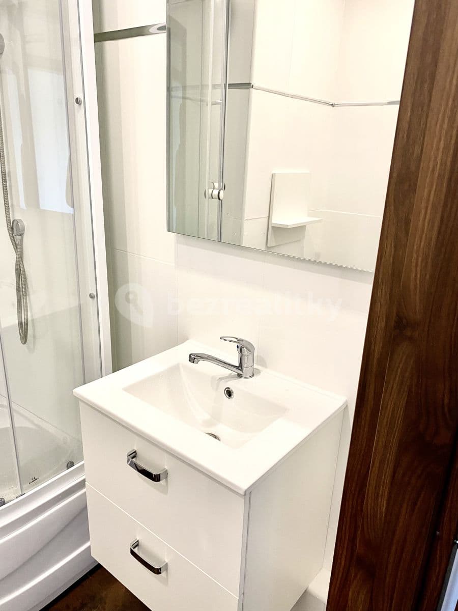 Pronájem bytu 2+1 48 m², Charkovská, Karlovy Vary, Karlovarský kraj Pronájem bytu 2+1 48 m², Charkovská, Karlovy Vary, Karlovarský kraj
