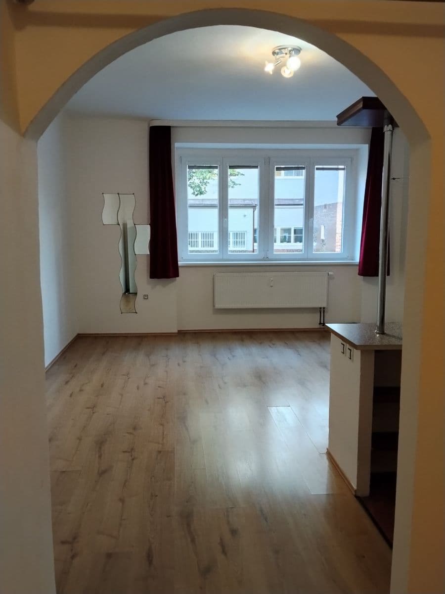 Pronájem bytu 1+kk 38 m², Školní, Praha, Praha Pronájem bytu 1+kk 38 m², Školní, Praha, Praha