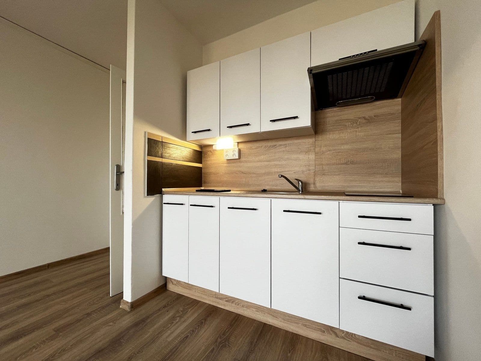 Pronájem bytu 1+kk 28 m², Okružní, Orlová, Moravskoslezský kraj Pronájem bytu 1+kk 28 m², Okružní, Orlová, Moravskoslezský kraj