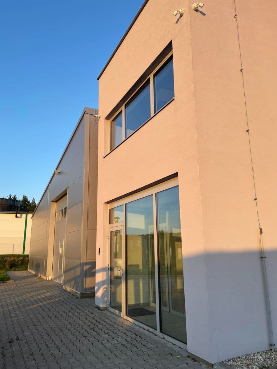 Prodej nebytového prostoru 4.576 m², Ořechov, Zlínský kraj Prodej nebytového prostoru 4.576 m², Ořechov, Zlínský kraj