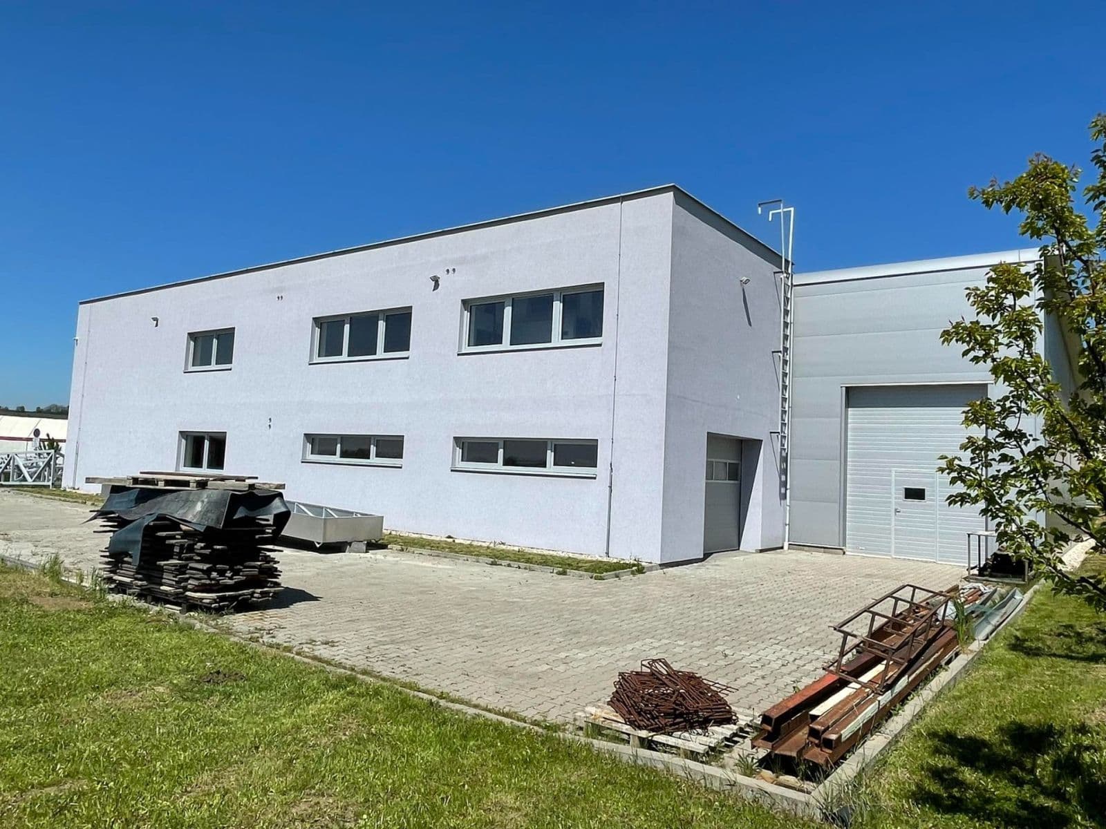 Prodej nebytového prostoru 4.576 m², Ořechov, Zlínský kraj Prodej nebytového prostoru 4.576 m², Ořechov, Zlínský kraj
