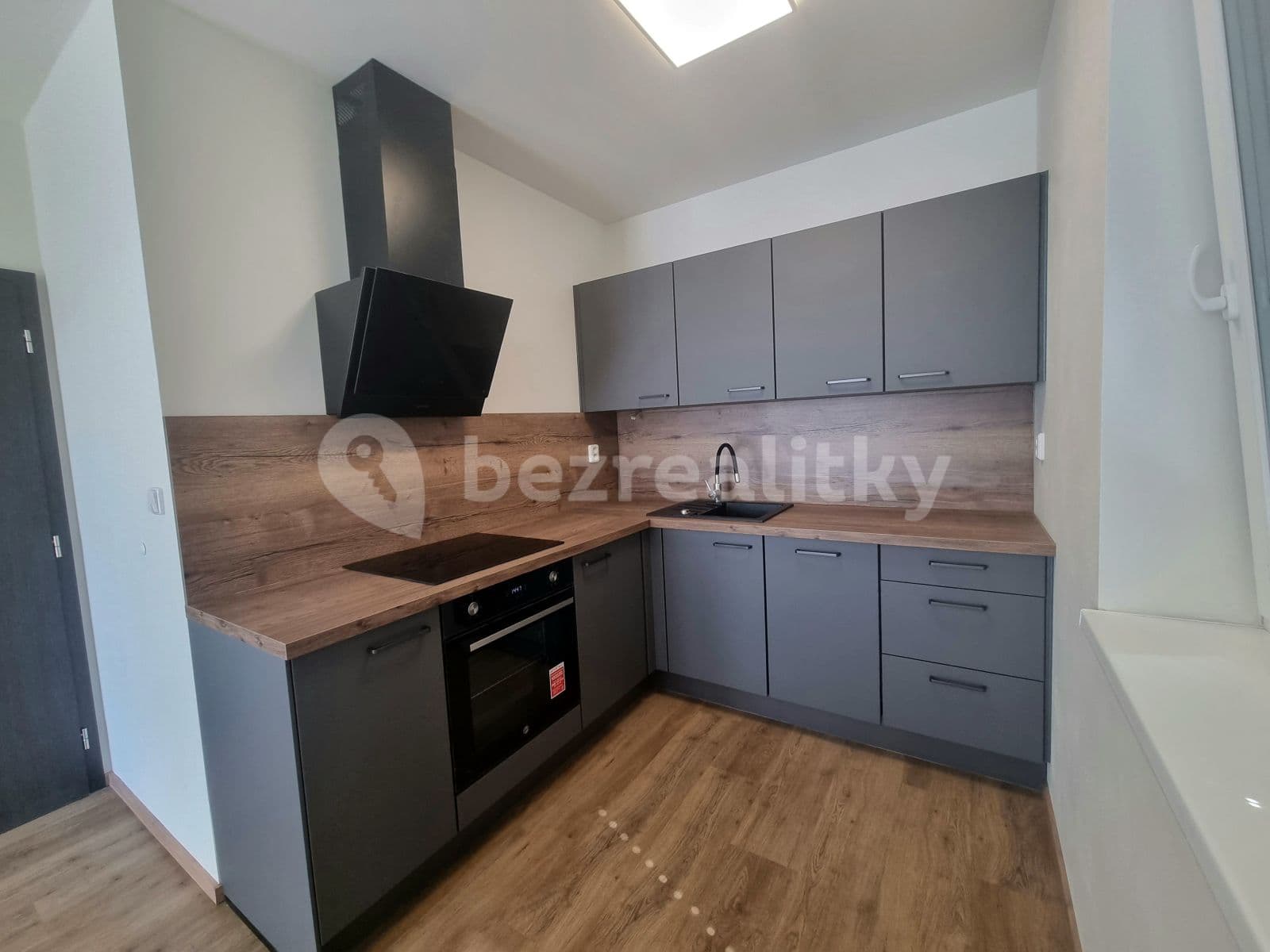 Pronájem bytu 2+kk 52 m², Zámečnická, Nymburk, Středočeský kraj Pronájem bytu 2+kk 52 m², Zámečnická, Nymburk, Středočeský kraj