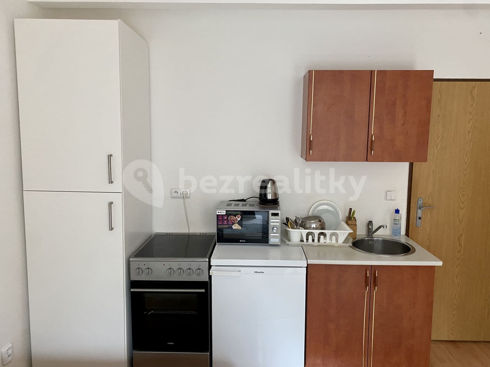 Pronájem bytu 1+kk 26 m², Buštěhradská, Praha, Praha Pronájem bytu 1+kk 26 m², Buštěhradská, Praha, Praha