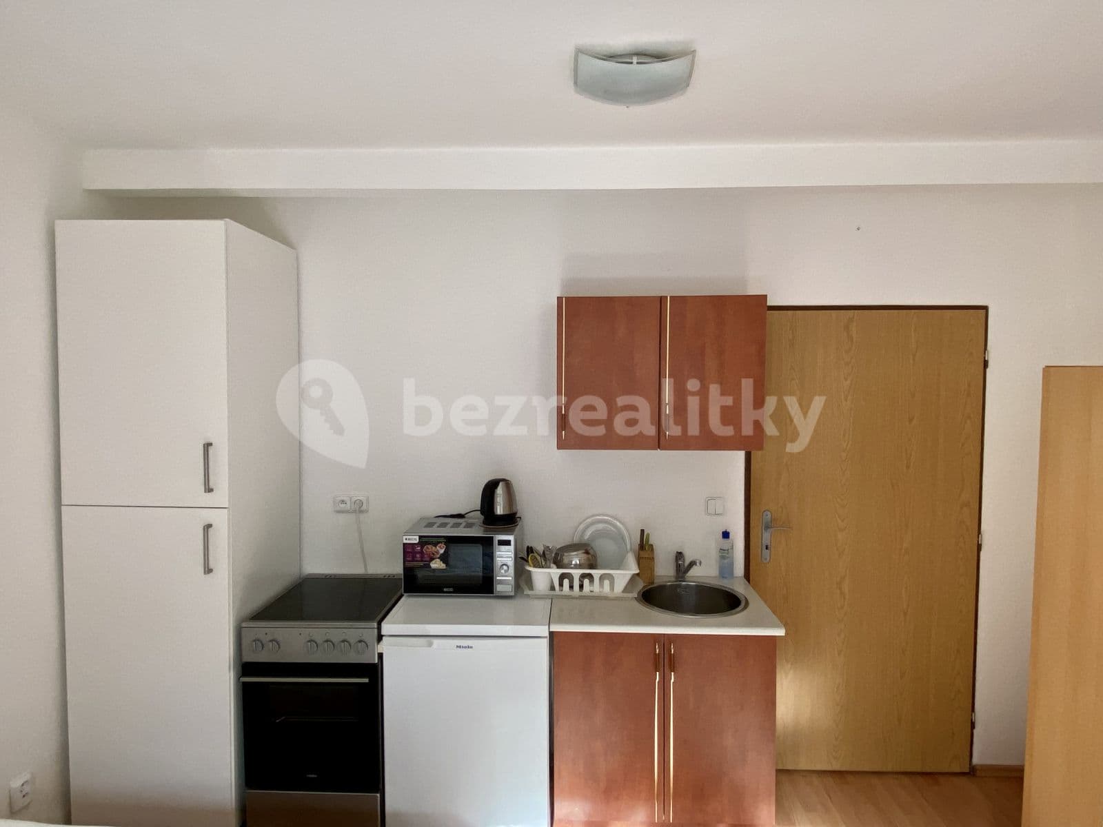 Pronájem bytu 1+kk 26 m², Buštěhradská, Praha, Praha Pronájem bytu 1+kk 26 m², Buštěhradská, Praha, Praha