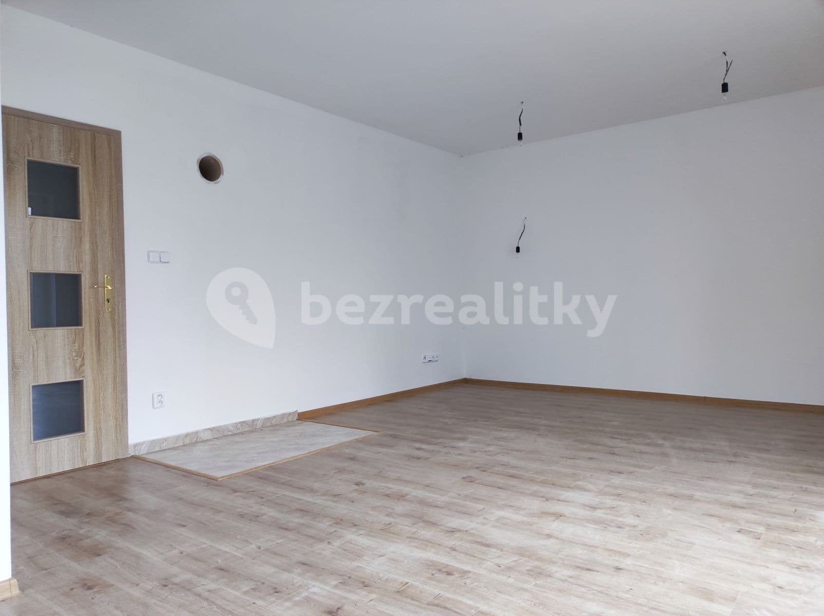 Prodej domu 627 m², pozemek 94 m², Klobuky, Středočeský kraj