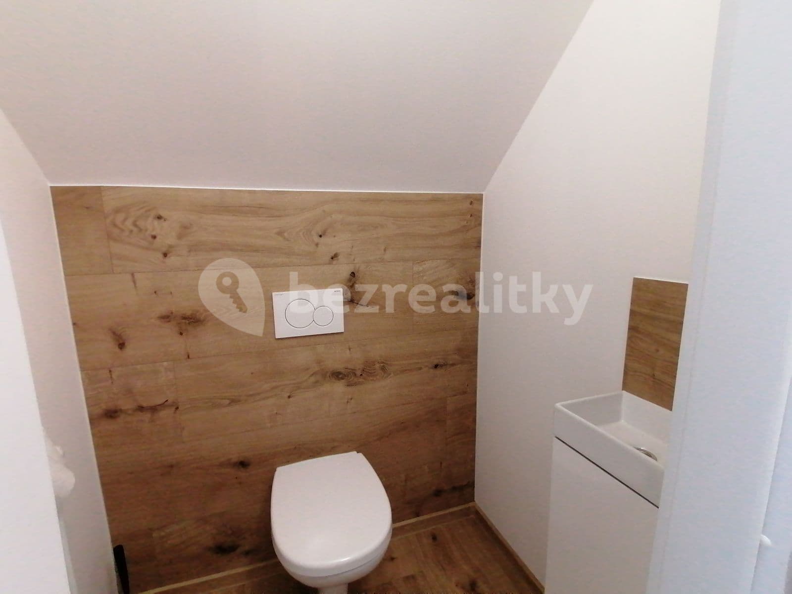 Pronájem bytu 2+kk 77 m², Dobrovická, Brodce, Středočeský kraj Pronájem bytu 2+kk 77 m², Dobrovická, Brodce, Středočeský kraj