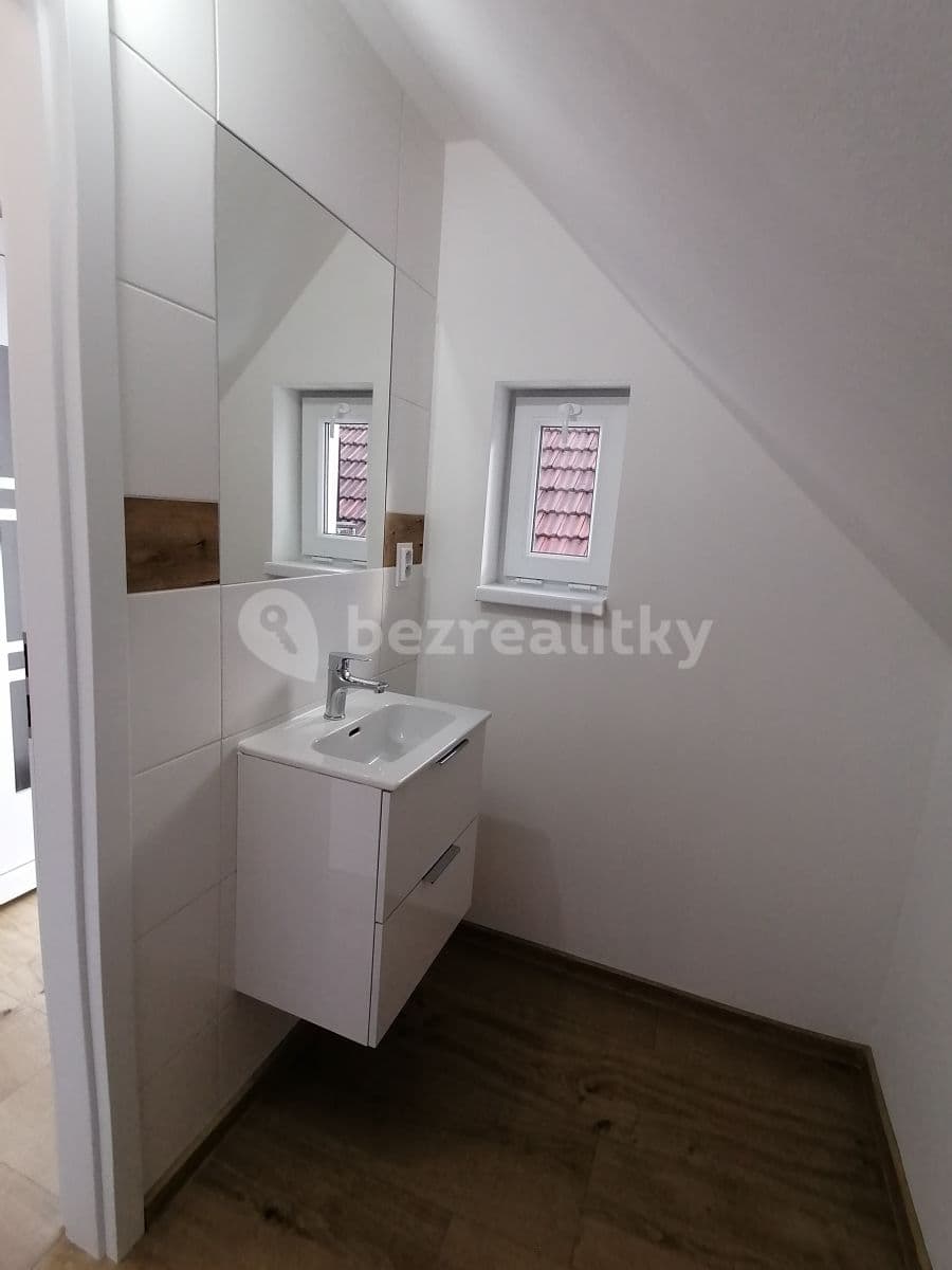 Pronájem bytu 2+kk 77 m², Dobrovická, Brodce, Středočeský kraj Pronájem bytu 2+kk 77 m², Dobrovická, Brodce, Středočeský kraj