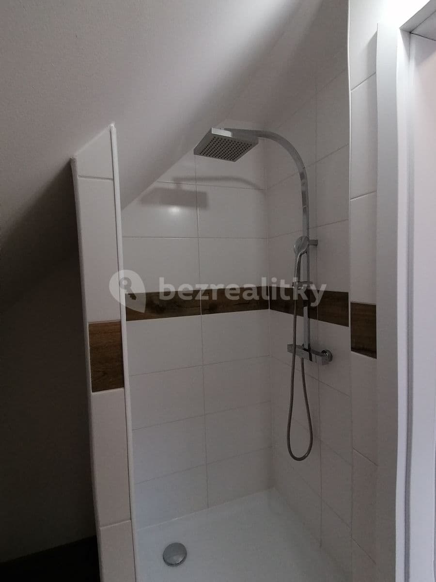 Pronájem bytu 2+kk 77 m², Dobrovická, Brodce, Středočeský kraj Pronájem bytu 2+kk 77 m², Dobrovická, Brodce, Středočeský kraj