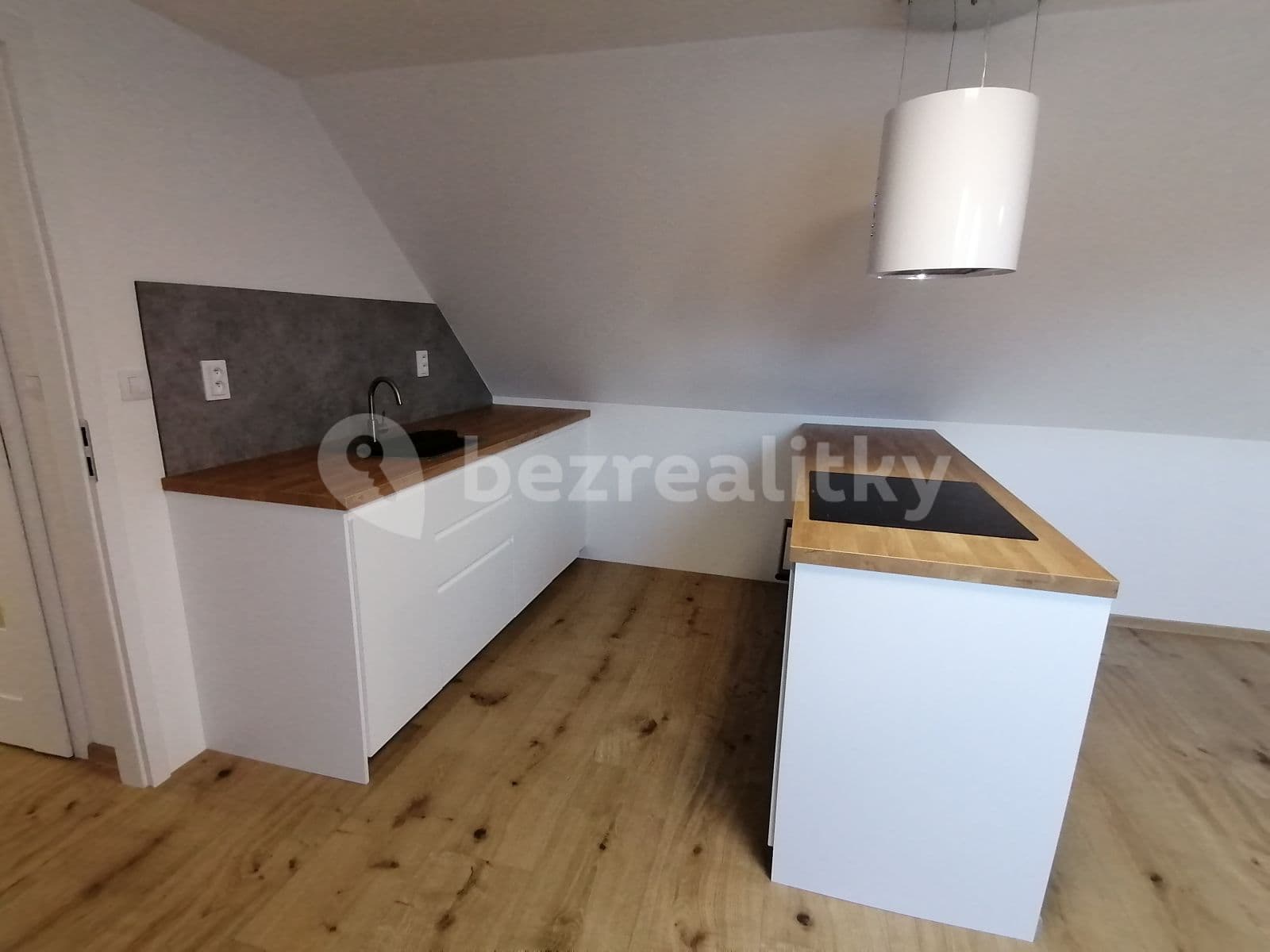 Pronájem bytu 2+kk 77 m², Dobrovická, Brodce, Středočeský kraj Pronájem bytu 2+kk 77 m², Dobrovická, Brodce, Středočeský kraj