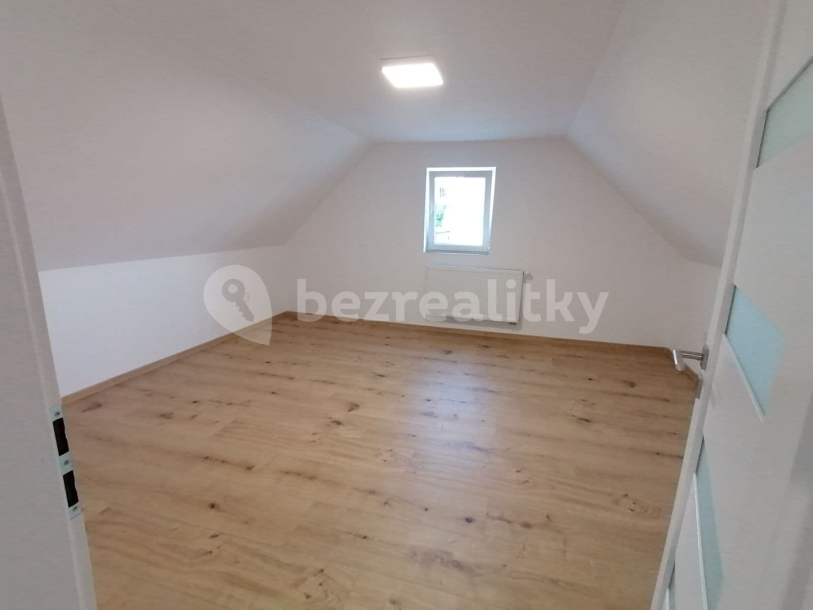 Pronájem bytu 2+kk 77 m², Dobrovická, Brodce, Středočeský kraj Pronájem bytu 2+kk 77 m², Dobrovická, Brodce, Středočeský kraj