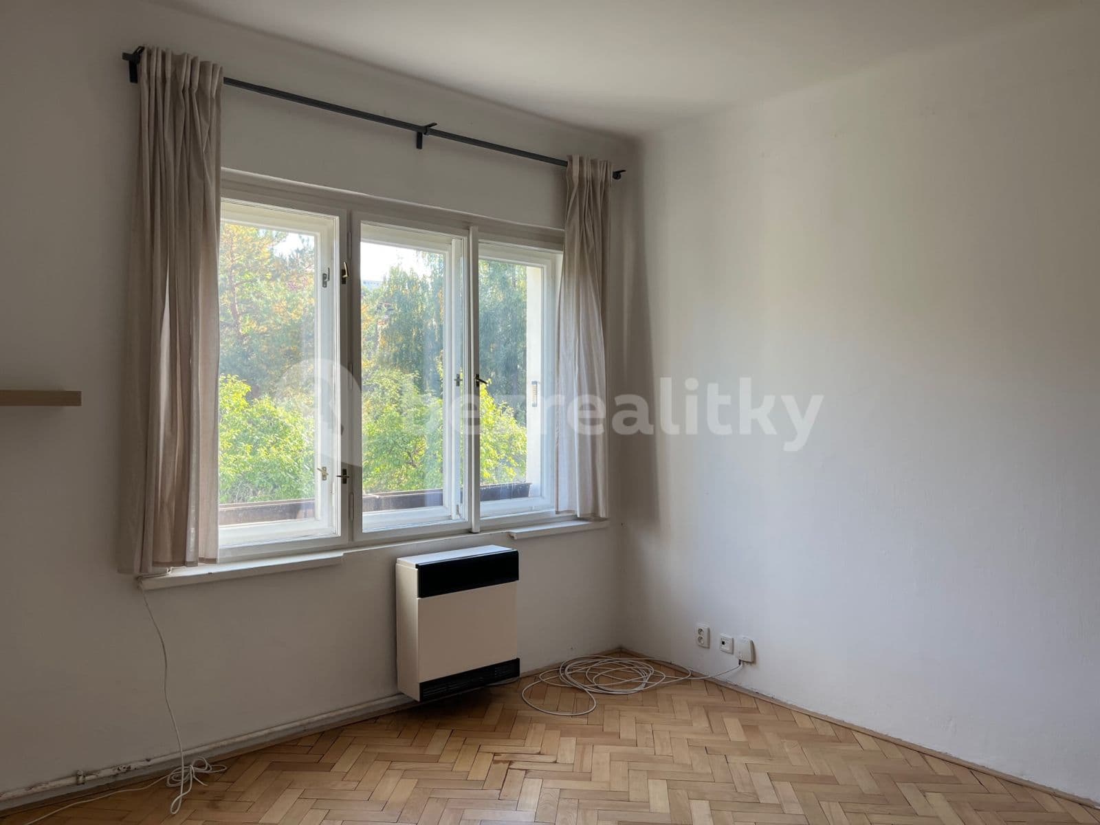 Pronájem bytu 1+1 40 m², Kladenská, Praha, Praha Pronájem bytu 1+1 40 m², Kladenská, Praha, Praha
