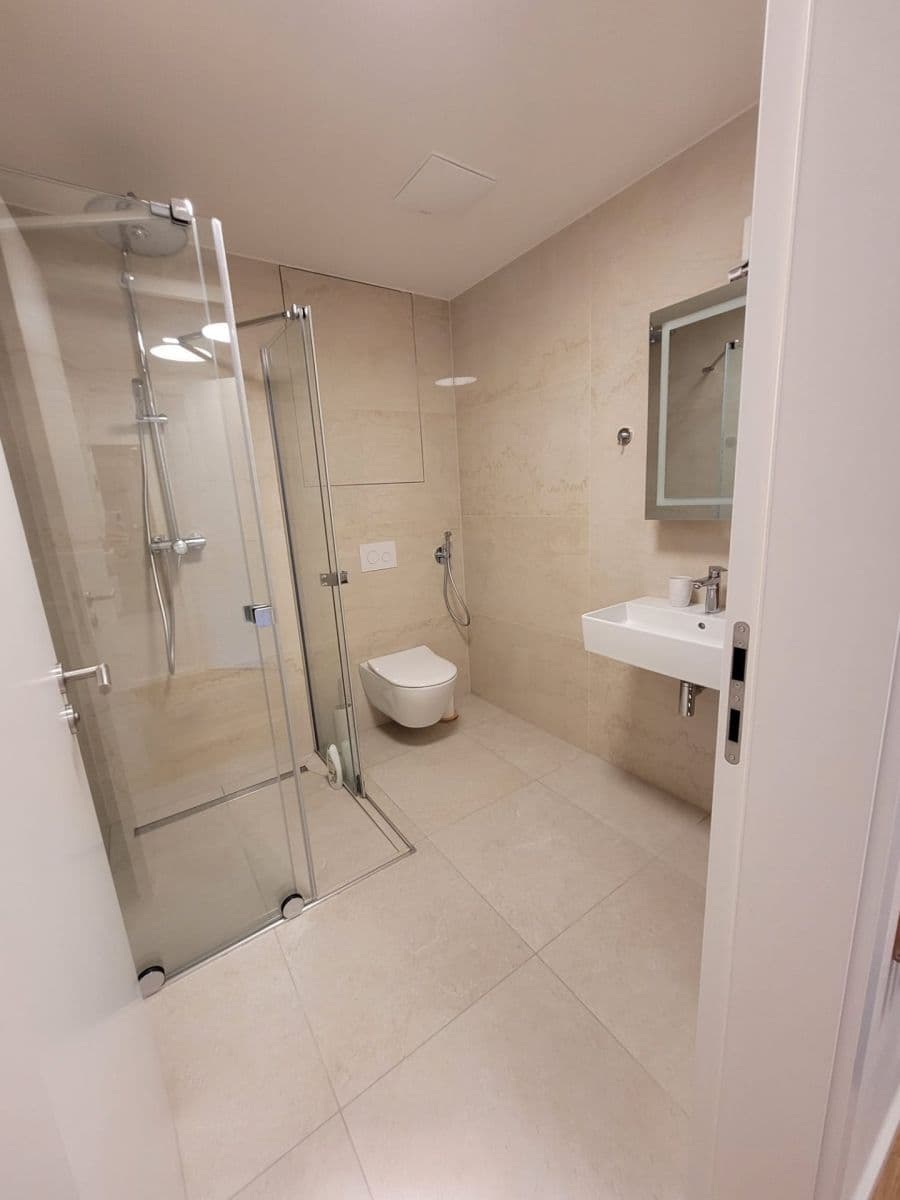 Prodej bytu 1+kk 65 m², Lipno nad Vltavou, Jihočeský kraj Prodej bytu 1+kk 65 m², Lipno nad Vltavou, Jihočeský kraj