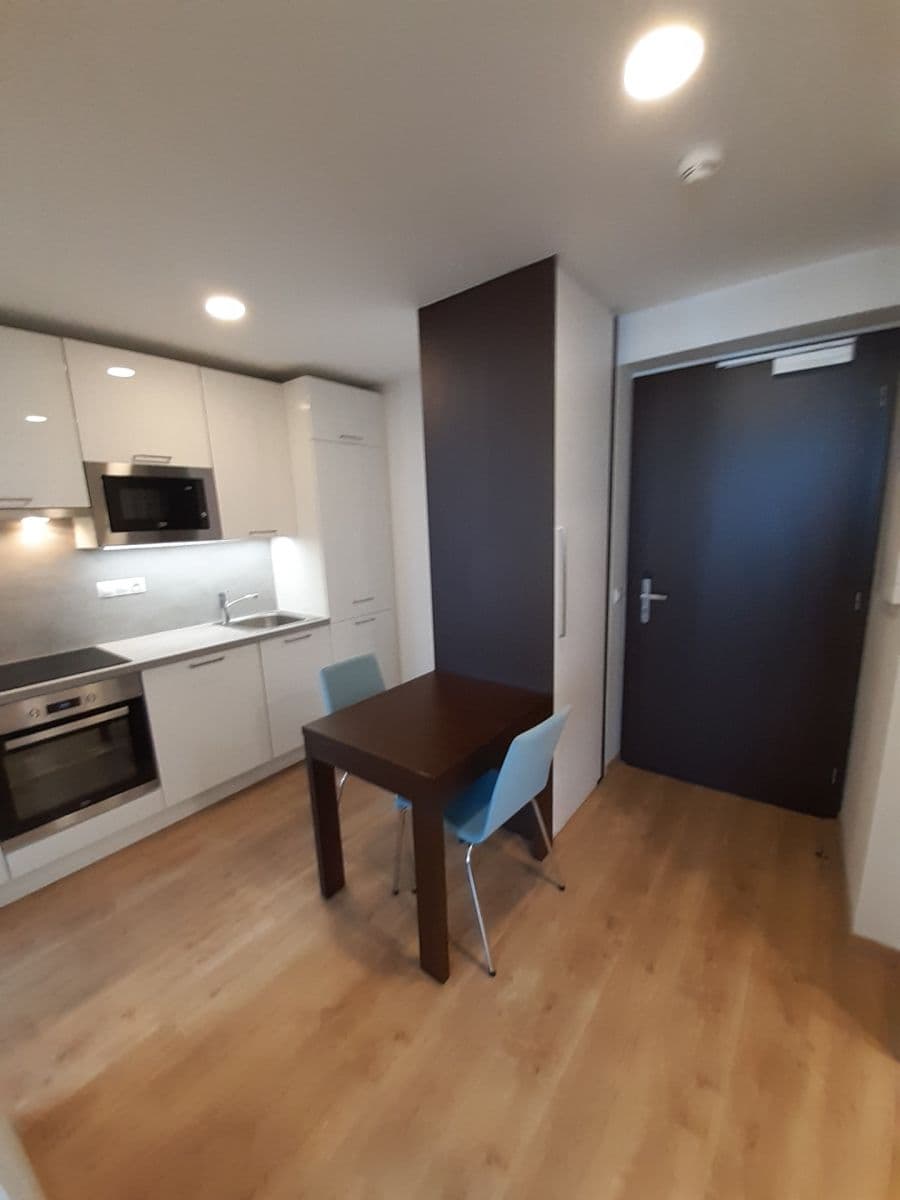 Pronájem bytu 2+1 41 m², Mukařovského, Praha, Praha Pronájem bytu 2+1 41 m², Mukařovského, Praha, Praha