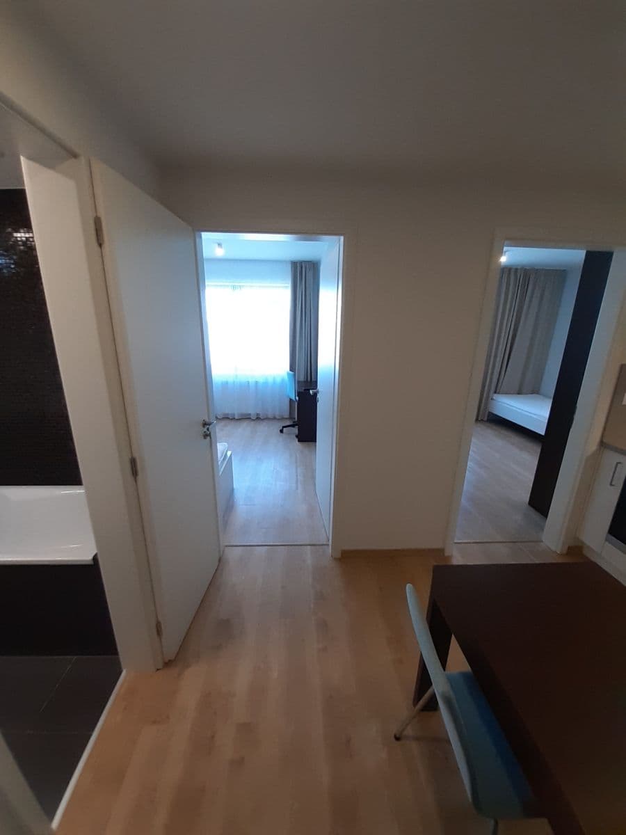 Pronájem bytu 2+1 41 m², Mukařovského, Praha, Praha Pronájem bytu 2+1 41 m², Mukařovského, Praha, Praha
