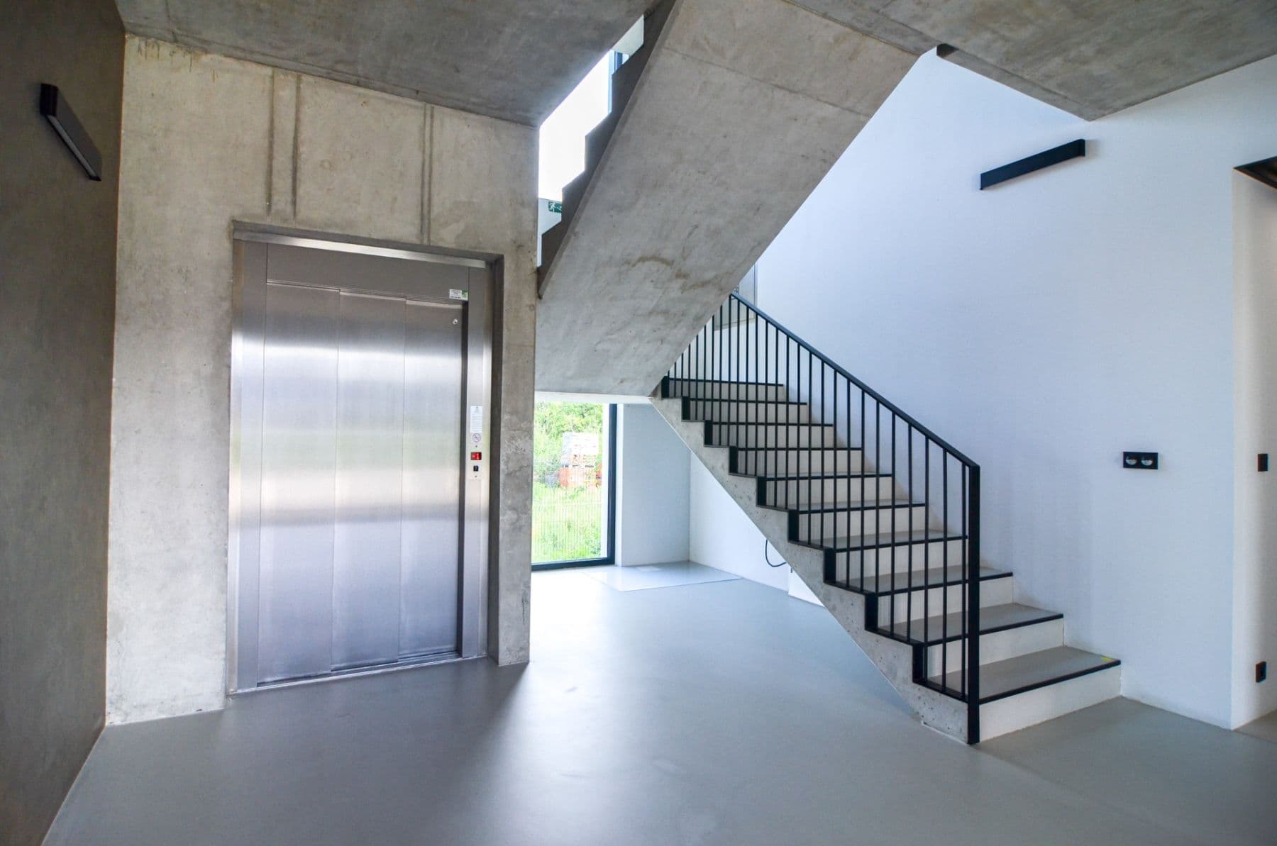 Pronájem kanceláře 20 m², Luční, Modřice, Jihomoravský kraj Pronájem kanceláře 20 m², Luční, Modřice, Jihomoravský kraj