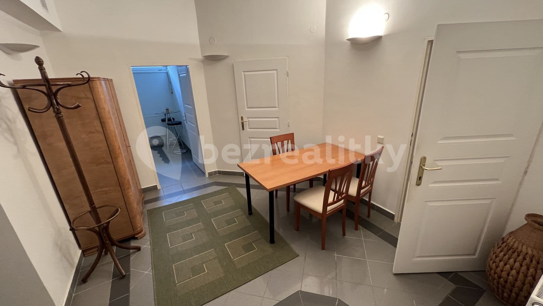 Pronájem bytu 80 m², Cetyňská, Praha, Praha Pronájem bytu 80 m², Cetyňská, Praha, Praha