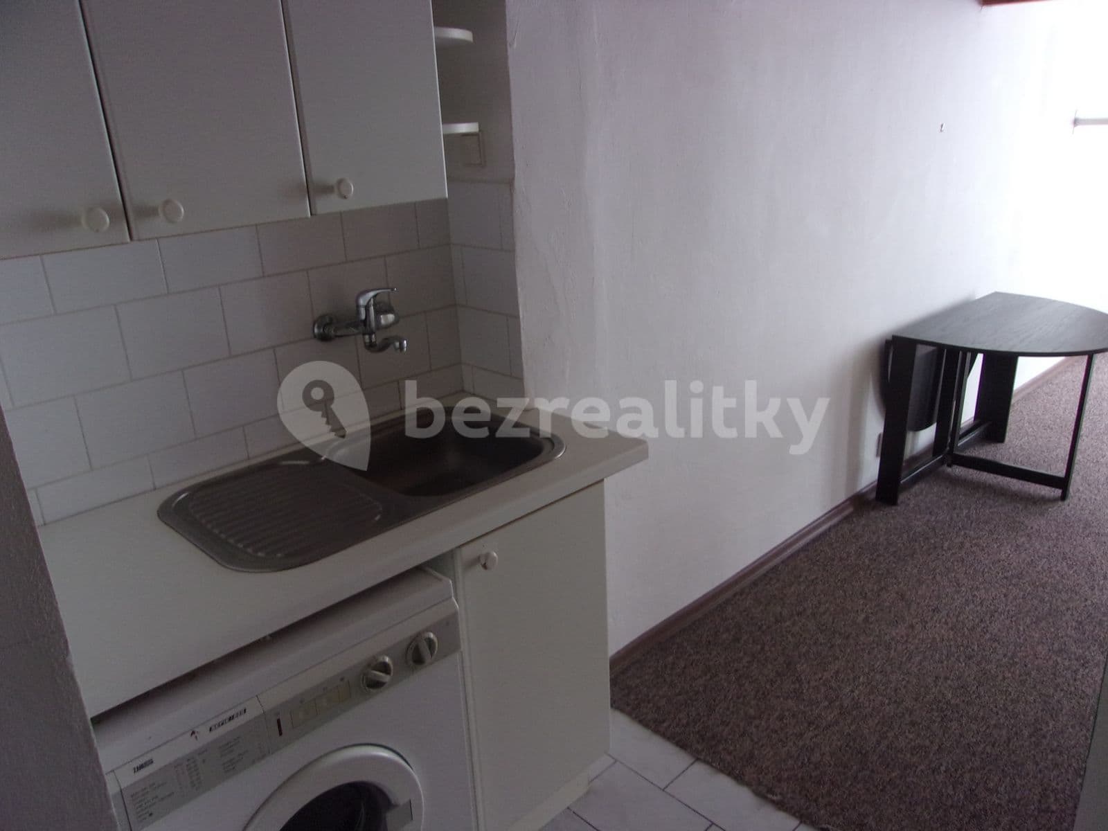 Pronájem bytu 1+kk 20 m², Vítkova, Praha, Praha Pronájem bytu 1+kk 20 m², Vítkova, Praha, Praha