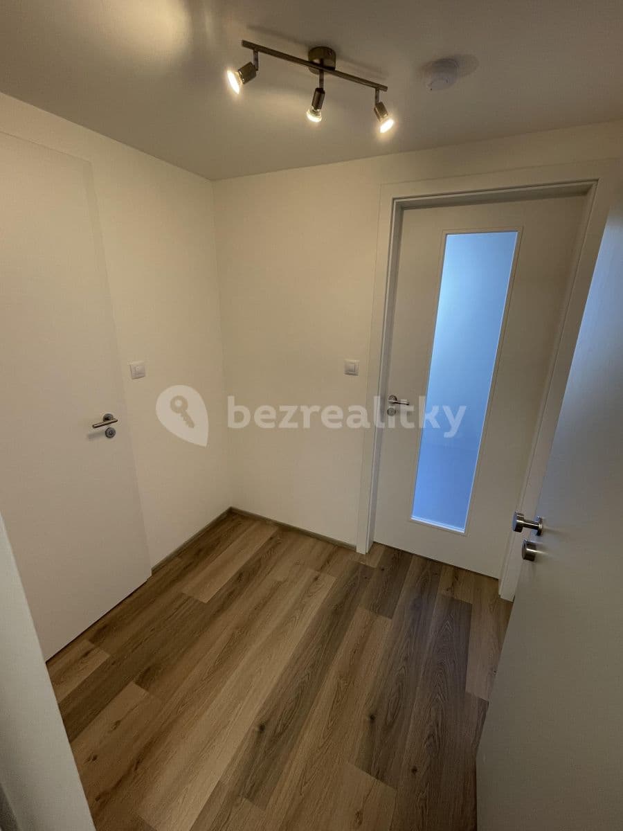 Pronájem bytu 1+kk 38 m², Ve Lhotce, Praha, Praha Pronájem bytu 1+kk 38 m², Ve Lhotce, Praha, Praha
