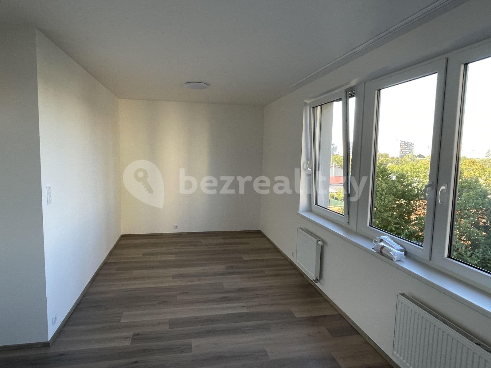 Pronájem bytu 1+kk 38 m², Ve Lhotce, Praha, Praha Pronájem bytu 1+kk 38 m², Ve Lhotce, Praha, Praha