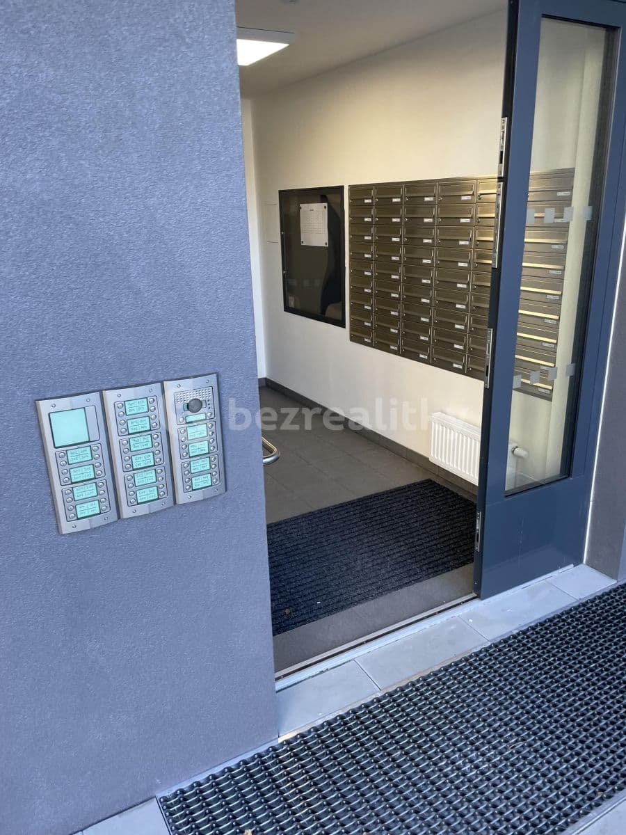 Pronájem bytu 1+kk 38 m², Ve Lhotce, Praha, Praha Pronájem bytu 1+kk 38 m², Ve Lhotce, Praha, Praha