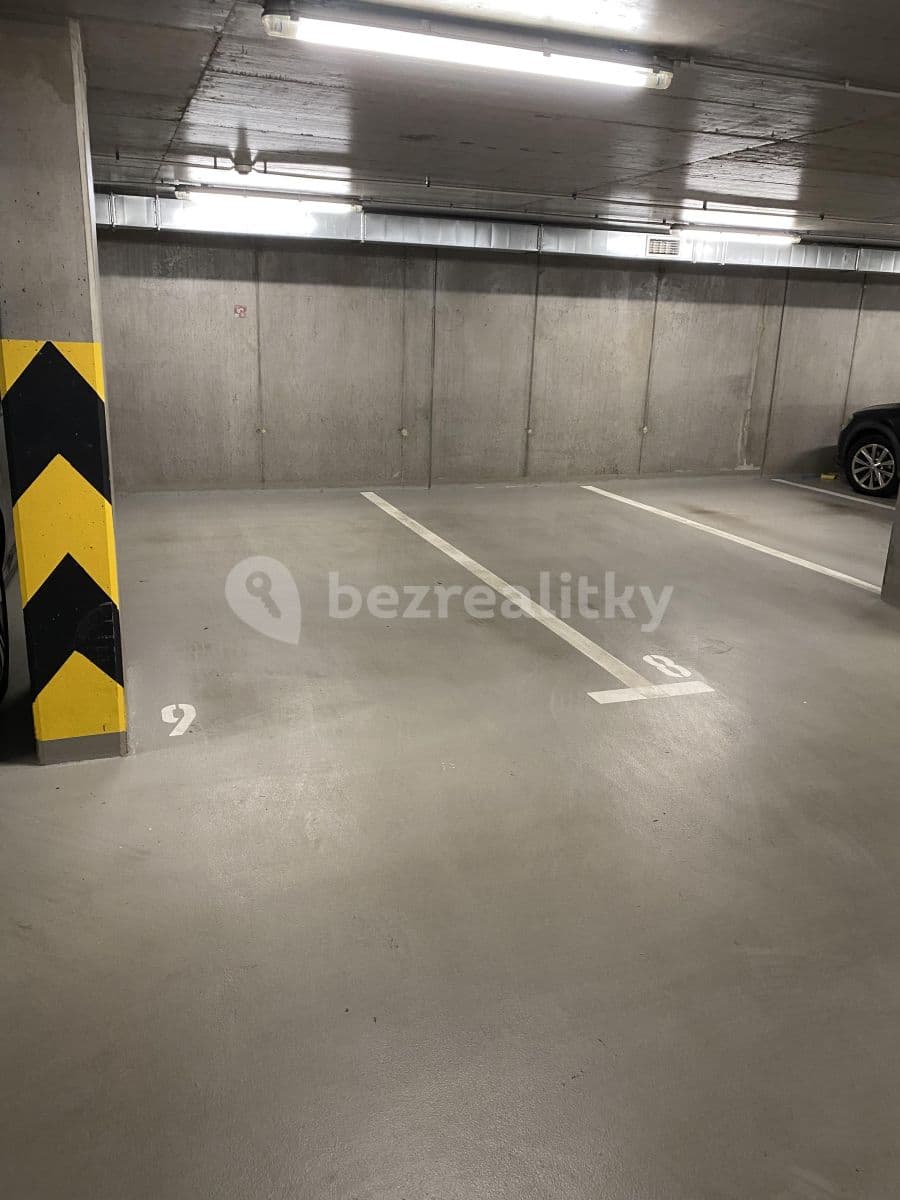 Pronájem garáže 15 m², Jeseniova, Praha, Praha Pronájem garáže 15 m², Jeseniova, Praha, Praha